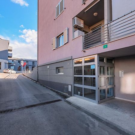 Aureo Apartment Pula Center ภายนอก รูปภาพ