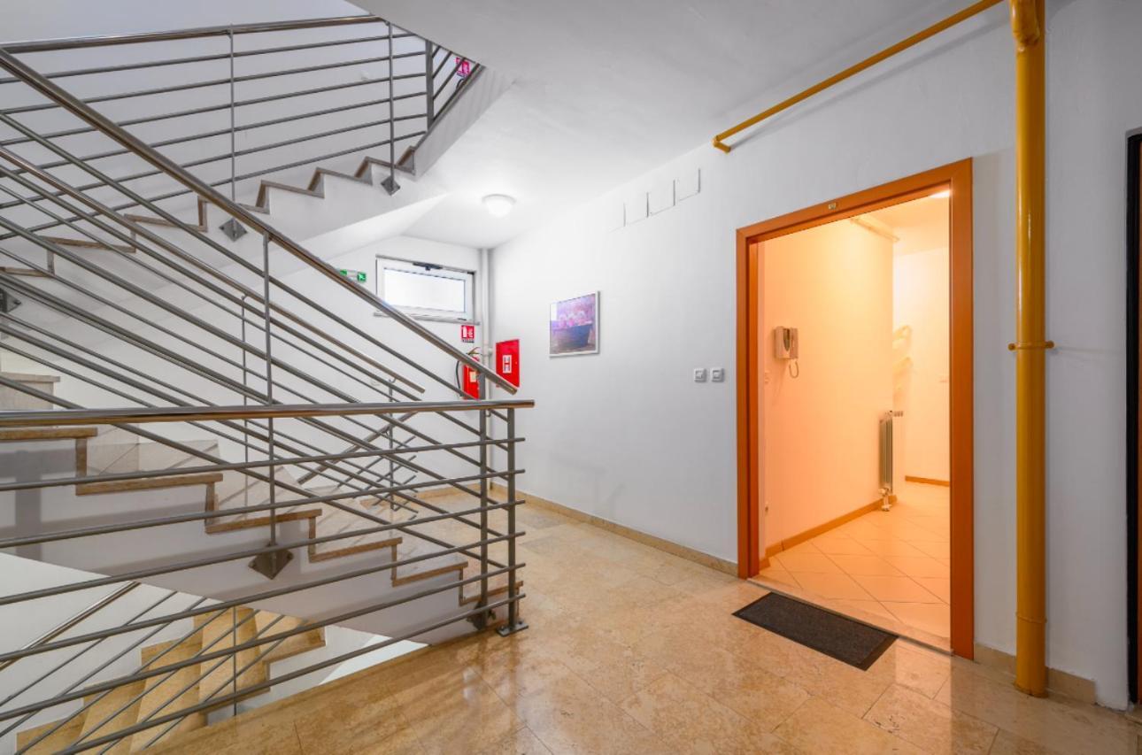 Aureo Apartment Pula Center ภายนอก รูปภาพ